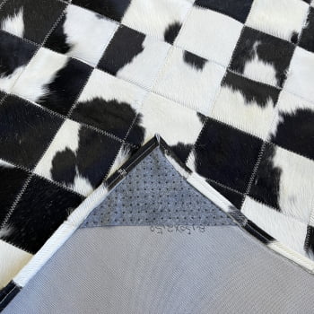 Tapete de couro preto branco malhado 2,50x2,50 sem bordas