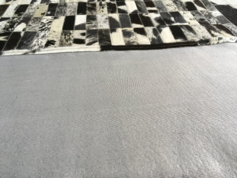 Tapete de couro passadeira preto branco salino 0,80x2,00 c/b
